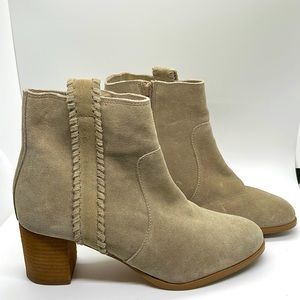Coconuts by Matisse taupe suede heeled booties 8.5